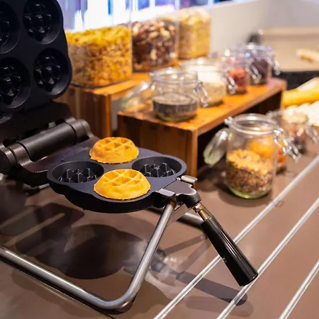 Hotel Ibis Styles Brussels Centre Stephanie 3*