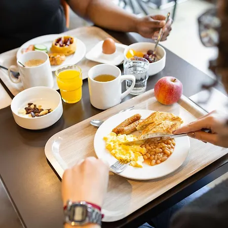 Ibis Styles Brussels Centre Stephanie Hotel 3*