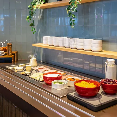 Ibis Styles Brussels Centre Stephanie Hotel